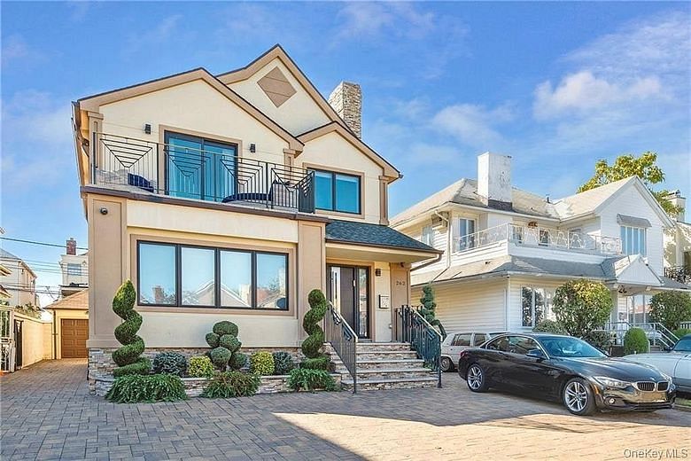 262 W End Avenue