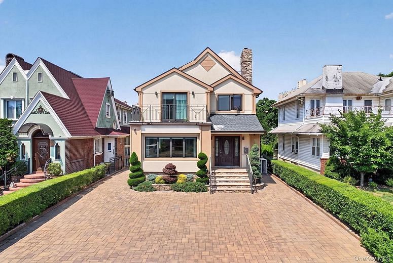 262 W End Avenue
