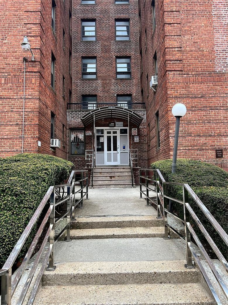 2620 E 13th Street #3A