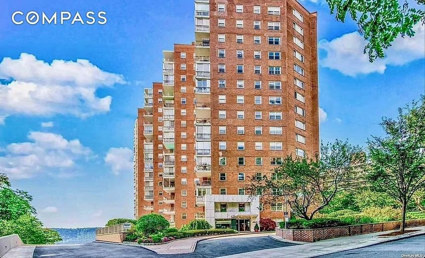 2621 Palisade avenue #11J