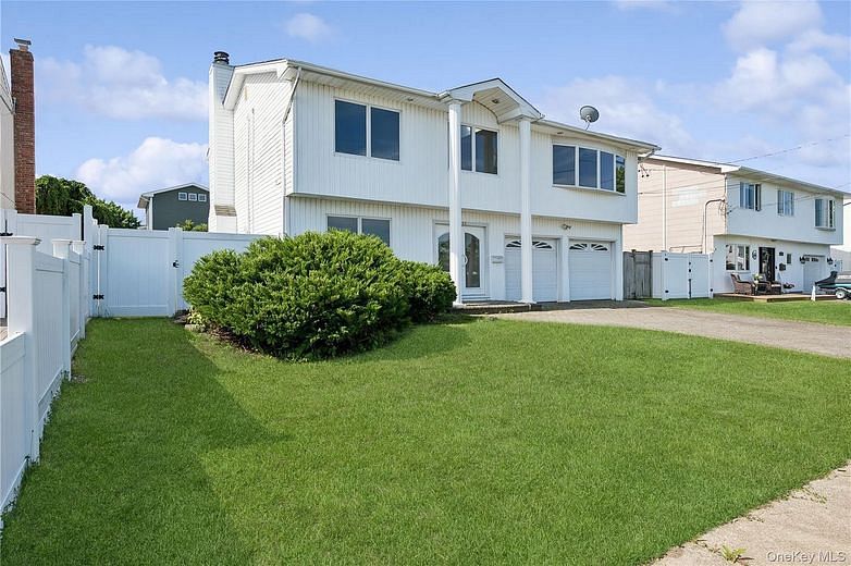 2625 Riverside Drive