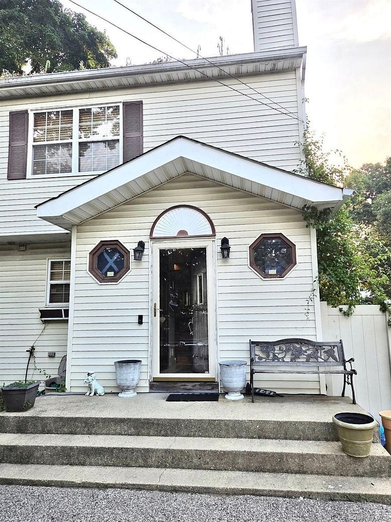 263 N 3rd Avenue