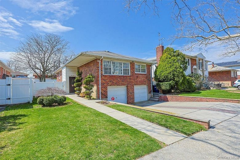 2630 Clearview Expressway