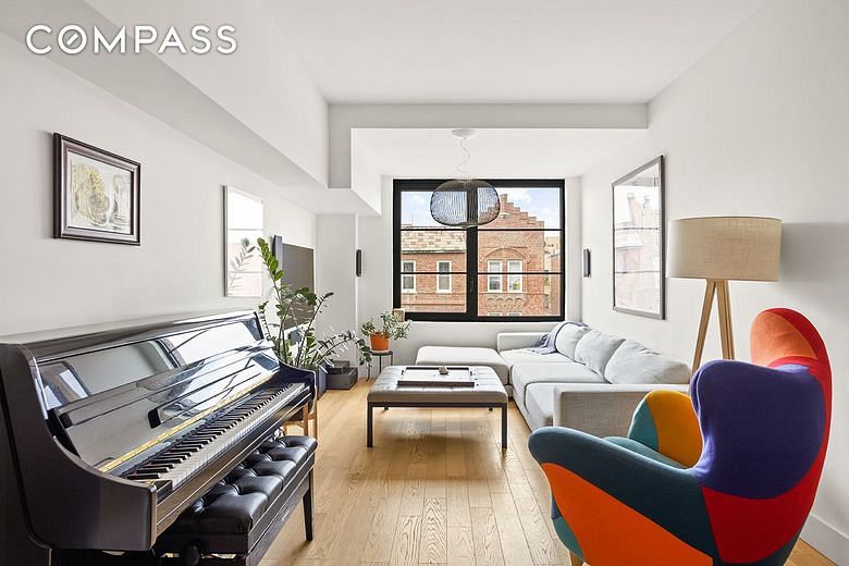 264 Webster Avenue #709