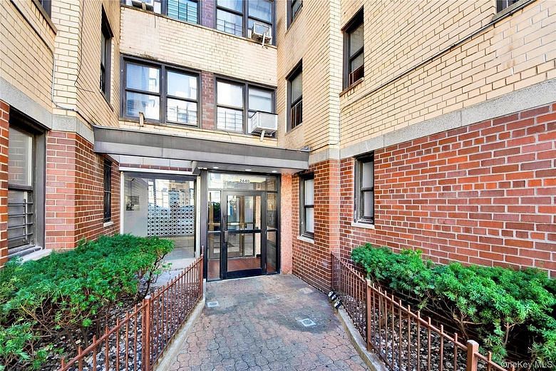 2640 Marion #2B