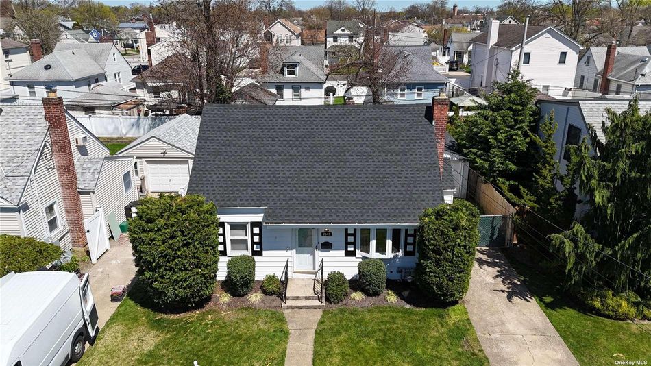 Image 1 of 32 for 2647 Colonial Avenue in Long Island, Merrick, NY, 11566