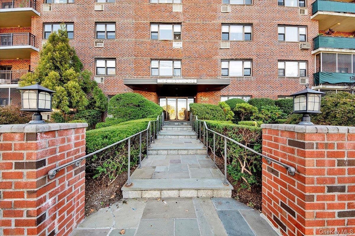 Image 1 of 27 for 266 Pelham Road #5H in Westchester, New Rochelle, NY, 10805