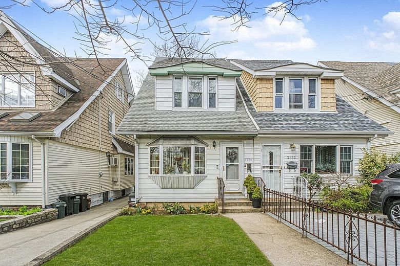 2674 East 22nd Street