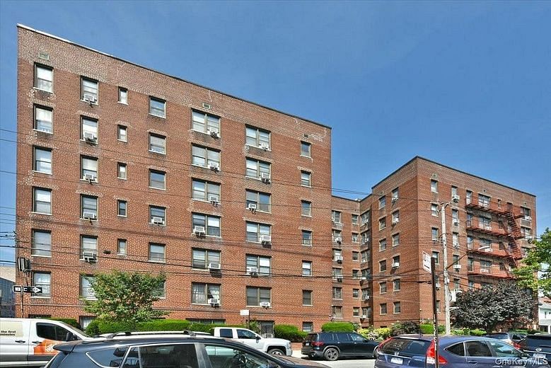 2680 E 19th Street #2S
