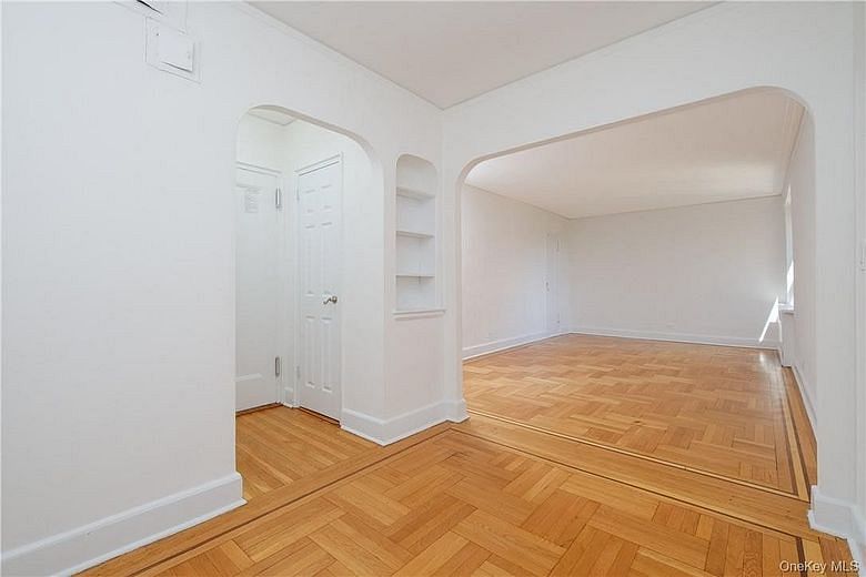 2685 Creston Avenue #2-G