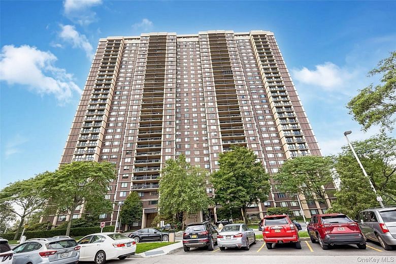 269-10 Grand Central Parkway #4U