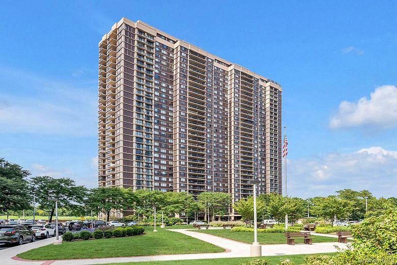 269-10 Grand Central Parkway #4V