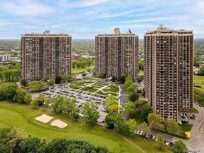 269-10 Grand Central Parkway #8P