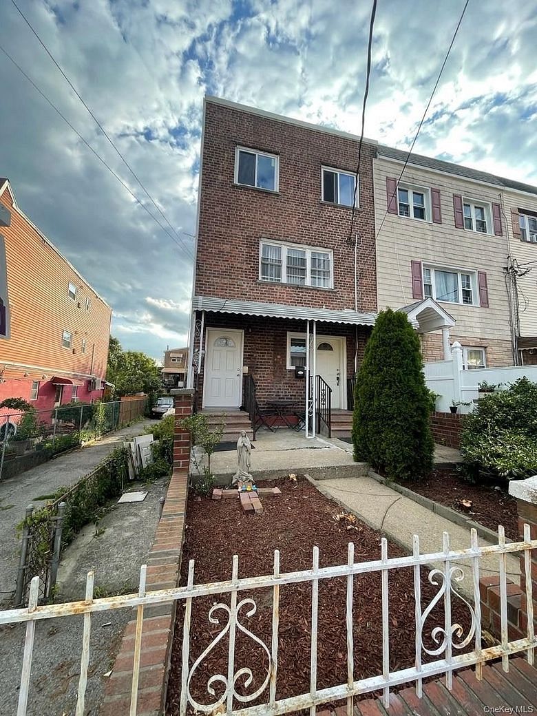 269 Balcom Avenue