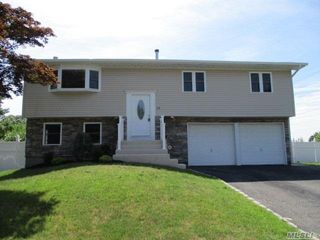 Image 1 of 32 for 15 Rolan Court in Long Island, Ronkonkoma, NY, 11779