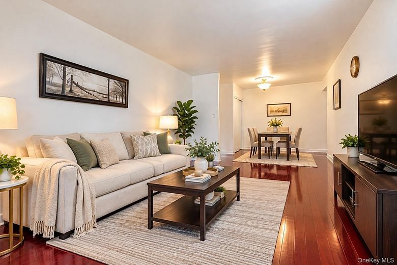 27-05 Parsons Boulevard #6F