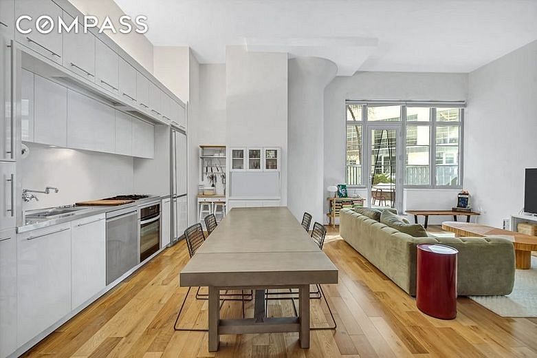 27-28 Thomson Avenue #127