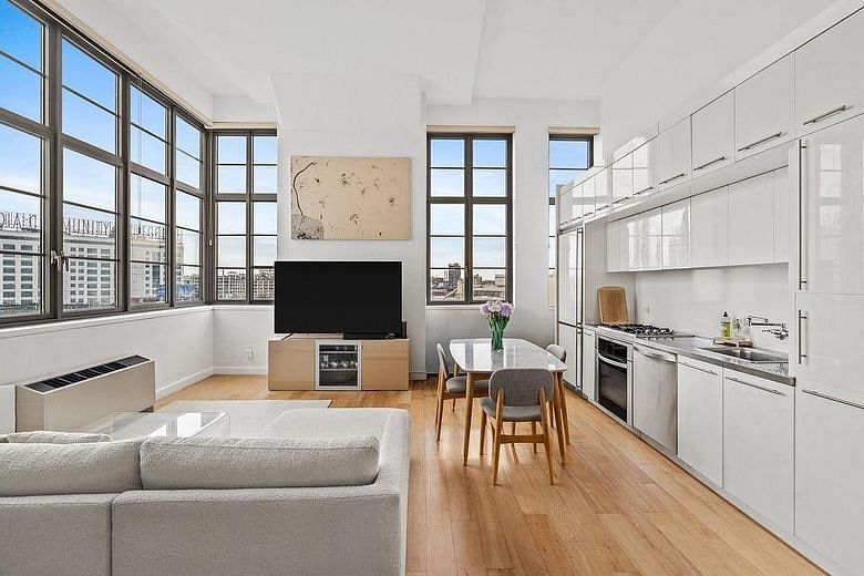 27-28 Thomson Avenue #529