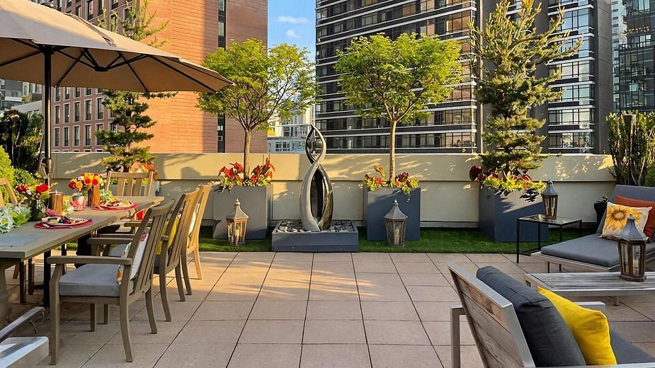 27-28 Thomson Avenue #608