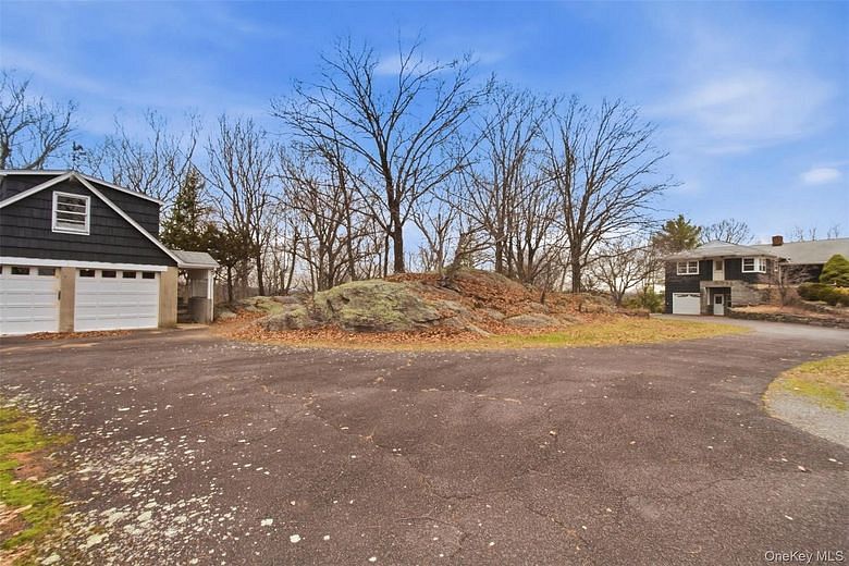 27 Allapartus Circle