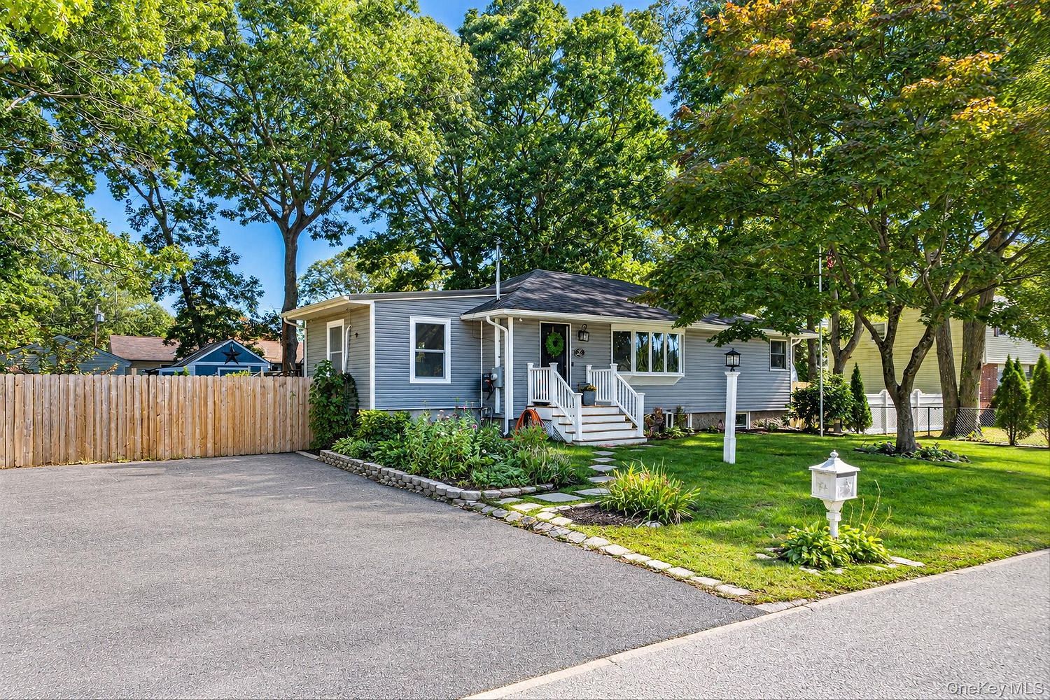 27 Ashwood Drive