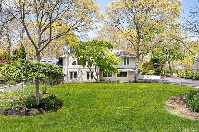 27 Bay Avenue W