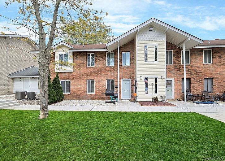 27 Cheyenne Court #27