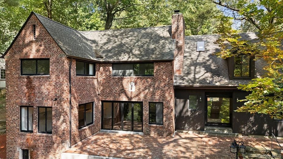 27 Hardscrabble Road