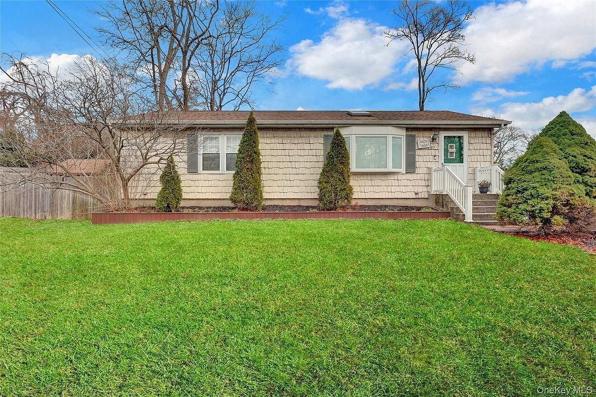 Image 1 of 26 for 27 Kirby Lane in Long Island, Brookhaven, NY, 11779