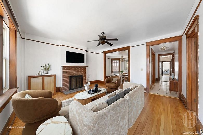 27 Locust Avenue #2S