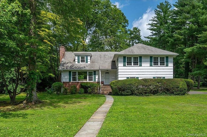 27 Meadowlark Road