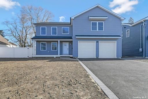 Image 1 of 13 for 27 Stowe Avenue in Long Island, Babylon, NY, 11702