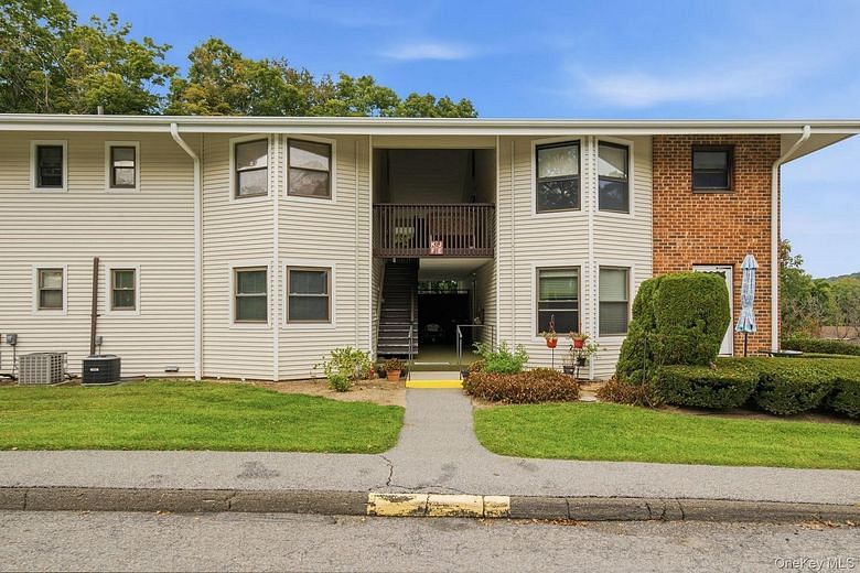 27 Walden Court #F