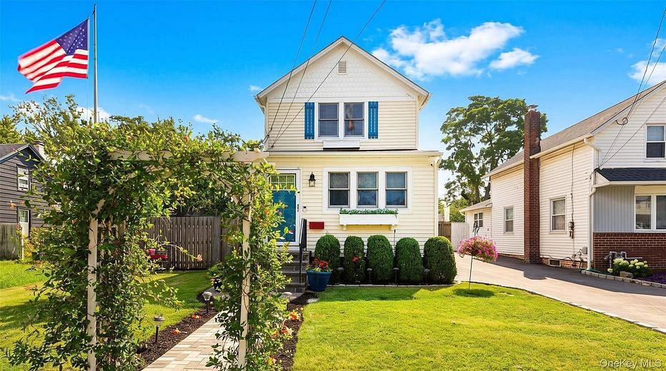 27 Wood Avenue
