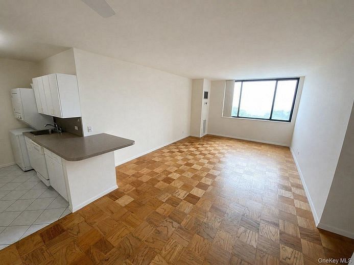 27010 Grand Central Parkway #7C