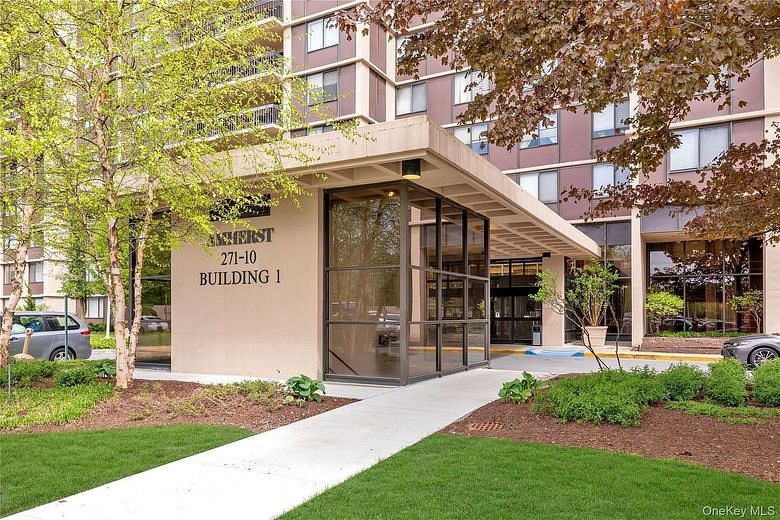 271-10 Grand Central Parkway #9F