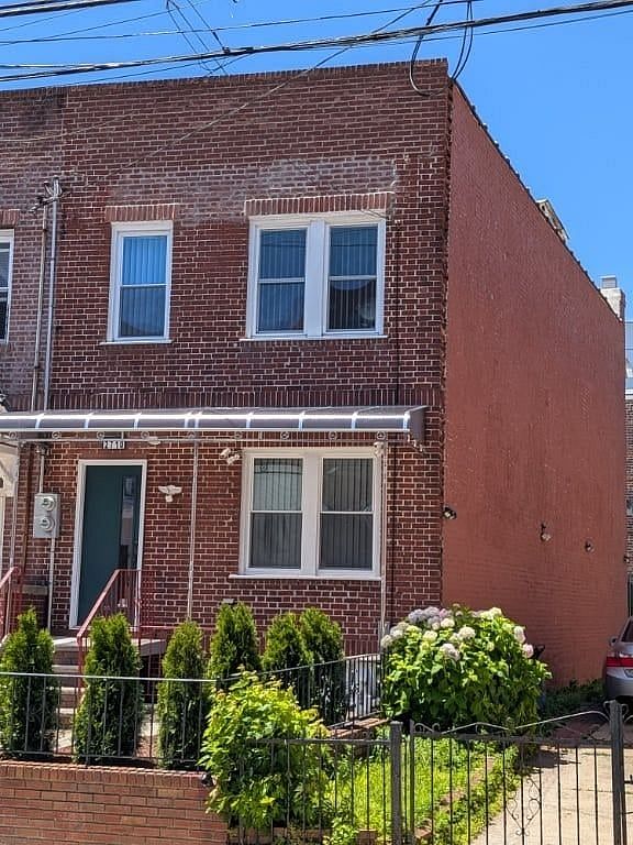 2710 East 23rd Street #2