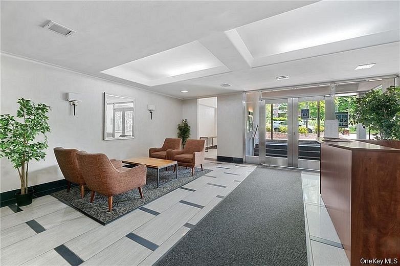 2711 Henry Huudson Parkway #6D