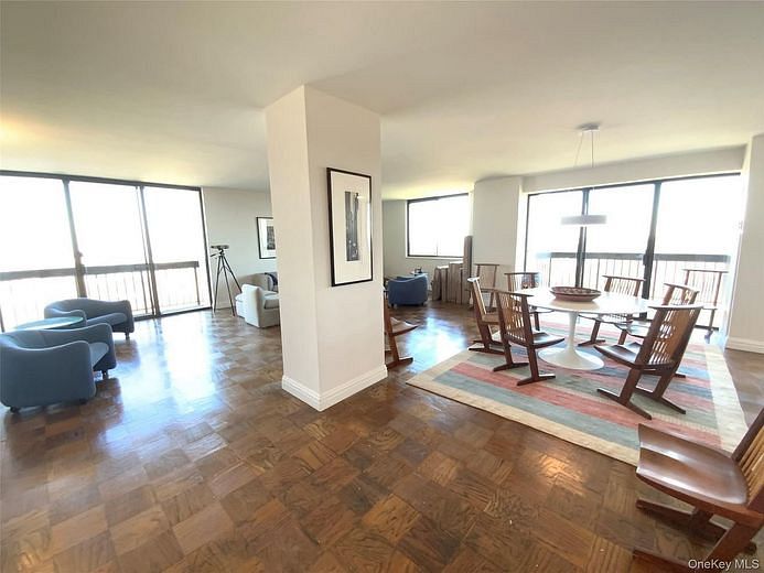 27110 Grand Central Parkway #18E