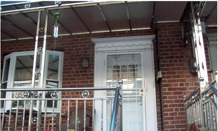 2713 Eastchester Road