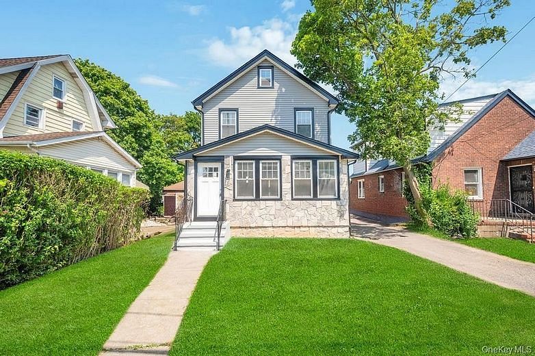 272 N Columbus Avenue