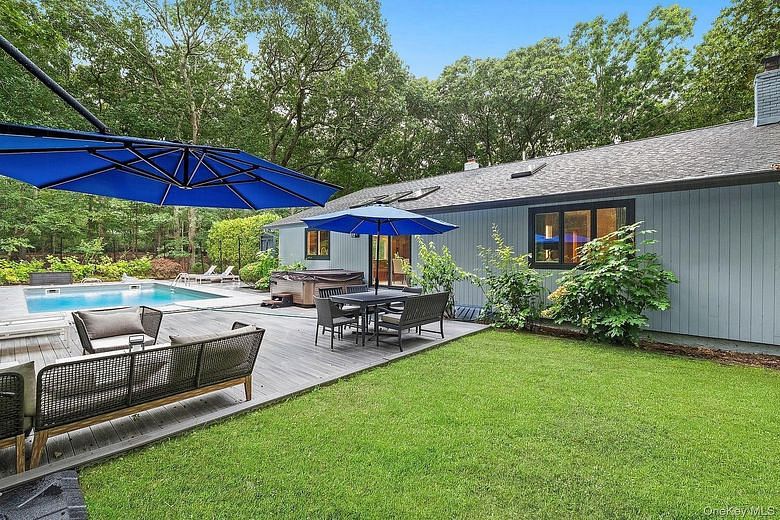 2723 Deerfield Road