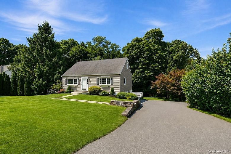 2723 Windmill Drive