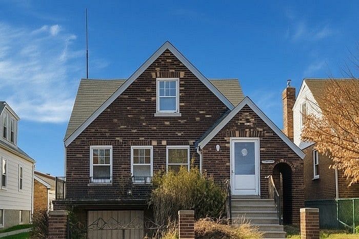 2729 Paulding Avenue