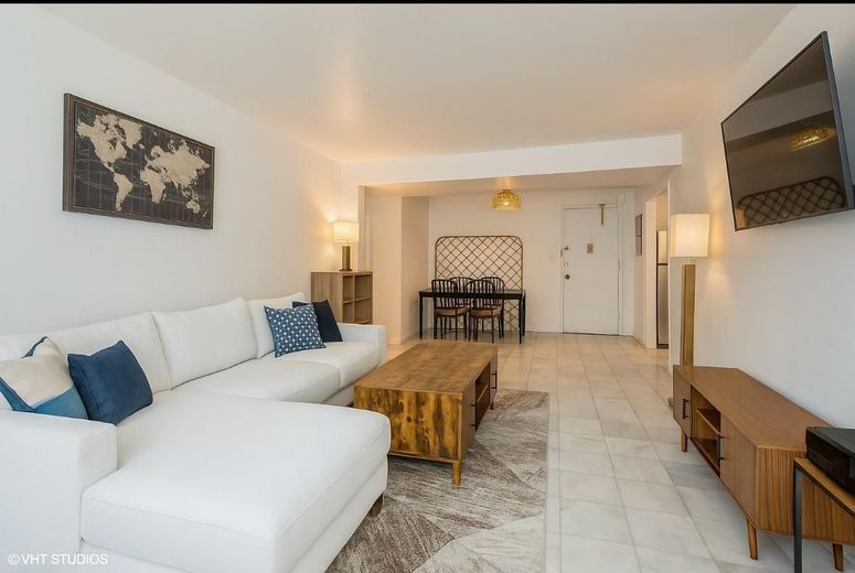 2736 Independence Avenue #1G