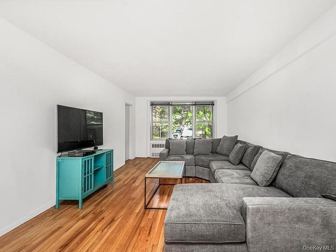 2736 Independence Avenue #2E