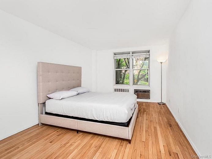 2736 Independence Avenue #2E