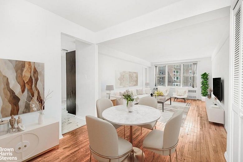 2736 Independence Avenue #3C