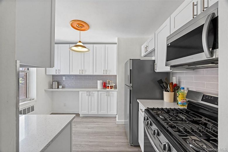 2736 Independence Avenue #4A