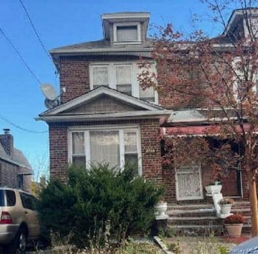 2738 Tenbroeck Avenue